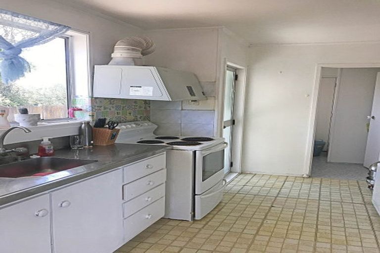 Photo of property in 6 Tangelo Place, Bucklands Beach, Auckland, 2012