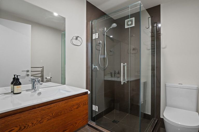 Photo of property in 35 Jacks Point Rise, Jacks Point, Queenstown, 9371