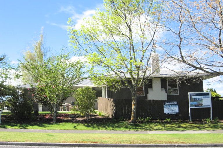 Photo of property in 8 Reeves Road, Acacia Bay, Taupo, 3330
