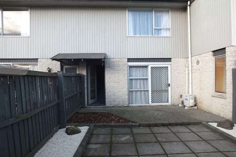 Photo of property in 2/34 Devon Street, Sydenham, Christchurch, 8023