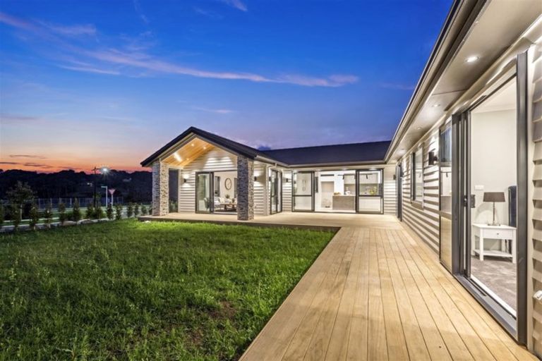 Photo of property in 7 William Blake Way, Riverhead, 0820