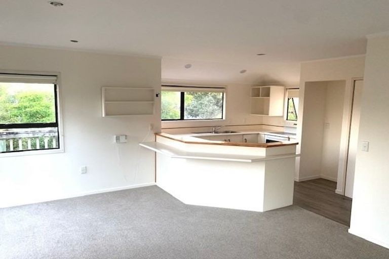 Photo of property in 1/3 Fayette Place, Te Atatu South, Auckland, 0610