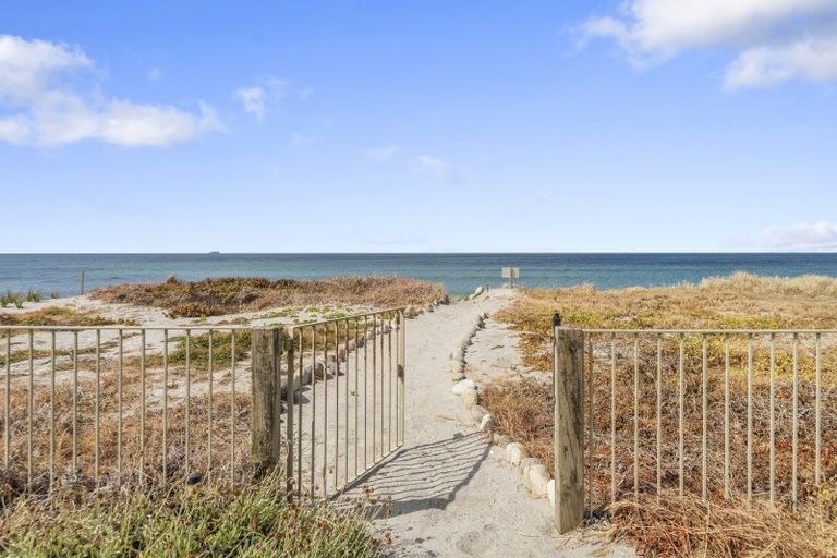 Photo of property in 95 Pukehina Parade, Pukehina, Te Puke, 3189