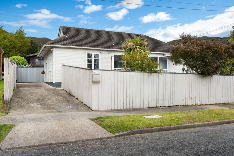 Photo of property in 4a Cleland Crescent, Naenae, Lower Hutt, 5011