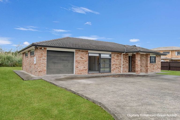 Photo of property in 19 Aitkenhead Court, Parakai, 0830