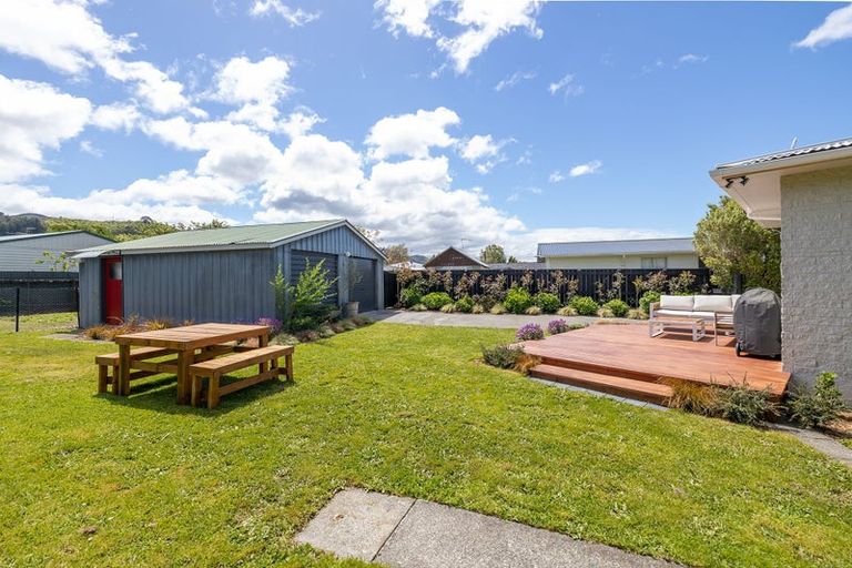 Photo of property in 13 Farrier Grove, Featherston, 5710
