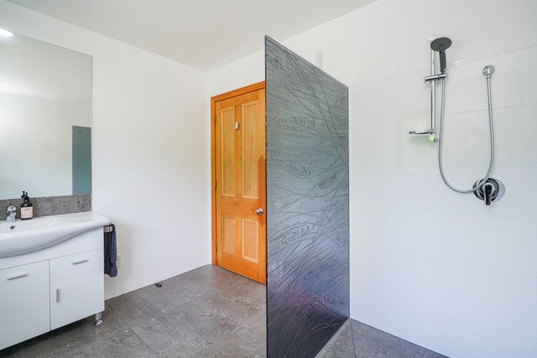 Photo of property in 98 Erskine Road, Otatara, Invercargill, 9879