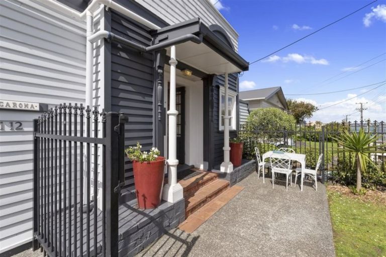 Photo of property in 1/12a Church Street, Devonport, Auckland, 0624