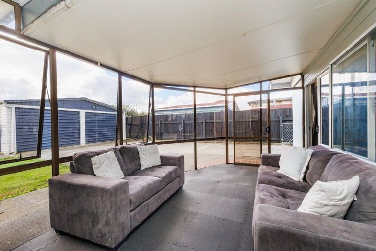 Photo of property in 32 John F Kennedy Drive, Milson, Palmerston North, 4414
