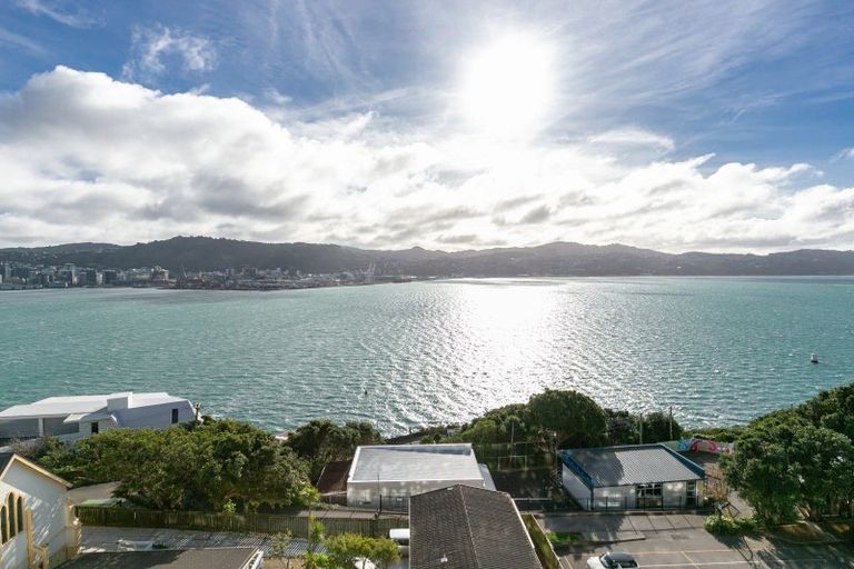 Photo of property in Gateway Apartments, 19 Maida Vale Road, Roseneath, Wellington, 6011