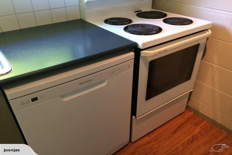 Photo of property in 4/49 Maungaraki Road, Korokoro, Lower Hutt, 5012