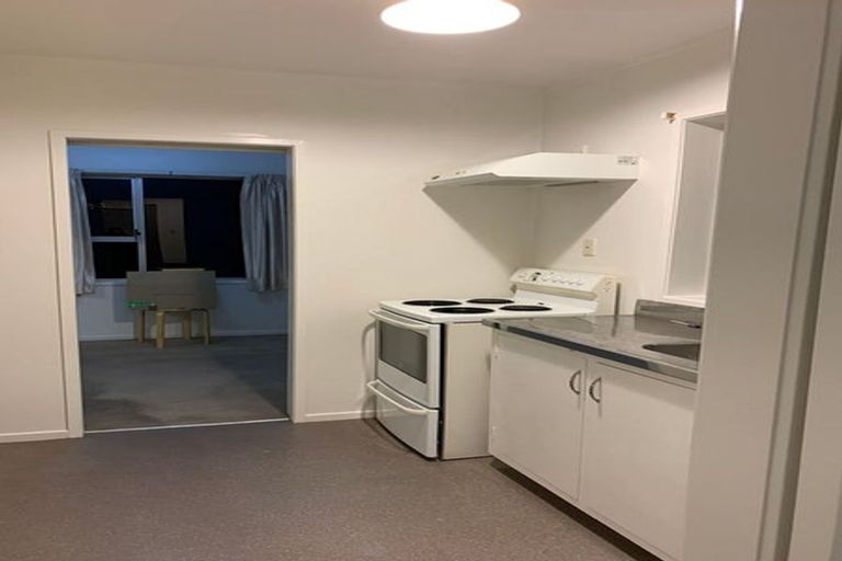 Photo of property in 1/16 Kathleen Street, Totara Vale, Auckland, 0627