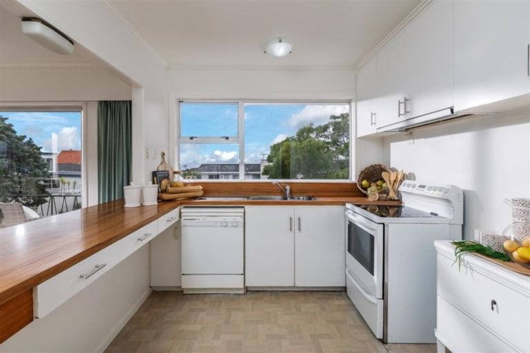 Photo of property in 8a Hauraki Road, Hauraki, Auckland, 0622