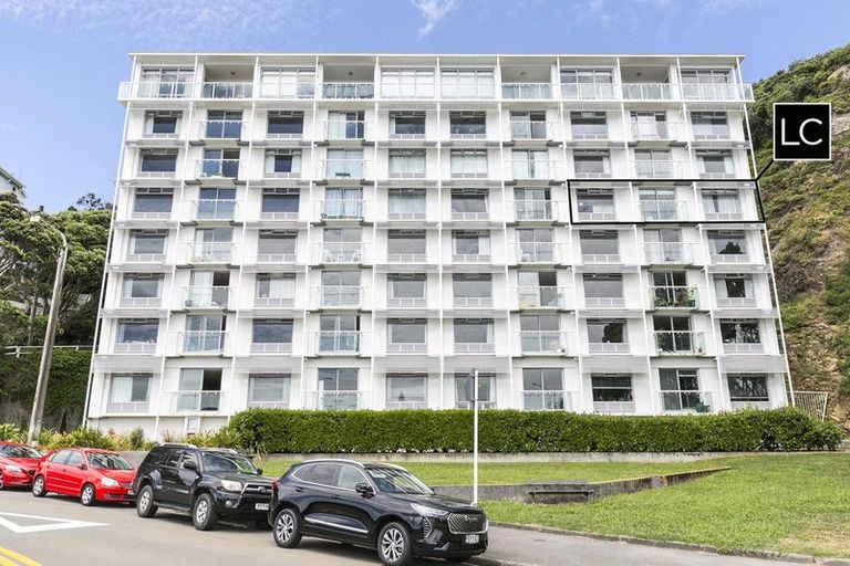 Photo of property in The Capital, 17/370 Oriental Parade, Oriental Bay, Wellington, 6011