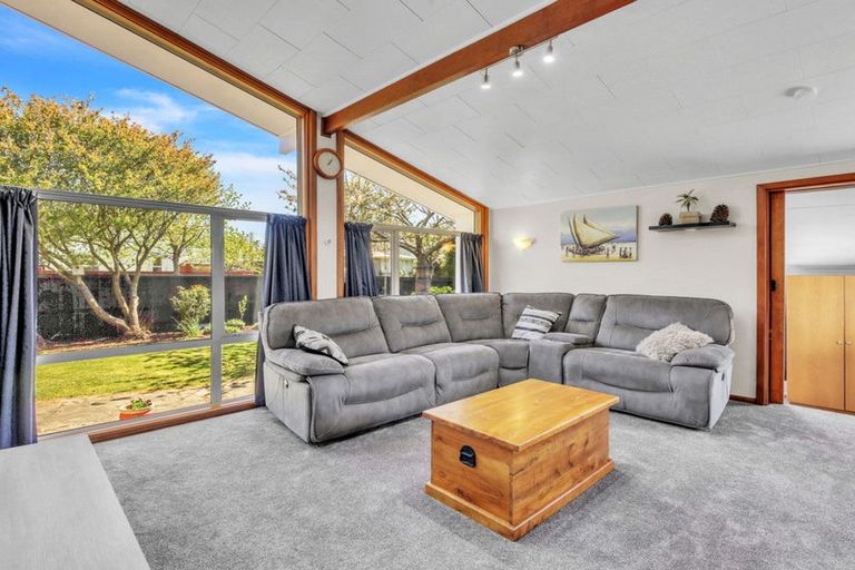 Photo of property in 34 Fenhall Street, Russley, Christchurch, 8042