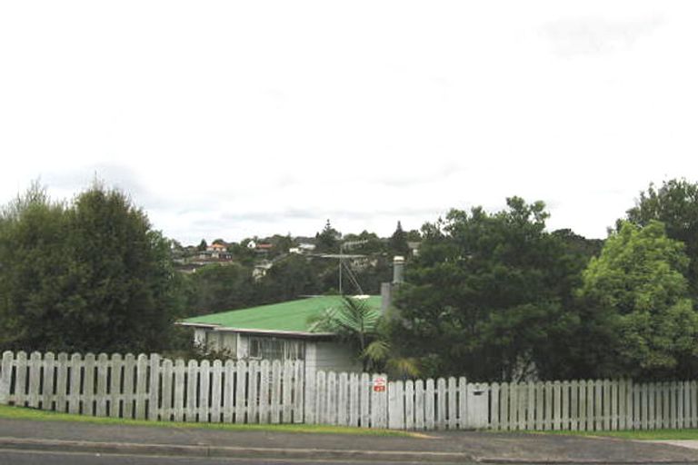 Photo of property in 61 Lauderdale Road, Birkdale, Auckland, 0626