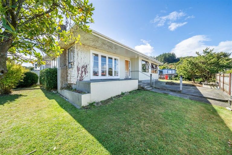 Photo of property in 8 Meremere Street, Wainuiomata, Lower Hutt, 5014