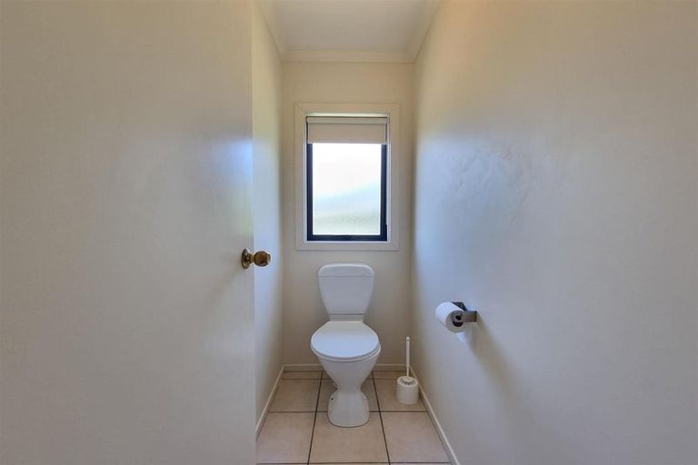 Photo of property in 37 Heathglen Place, Bayview, Auckland, 0629