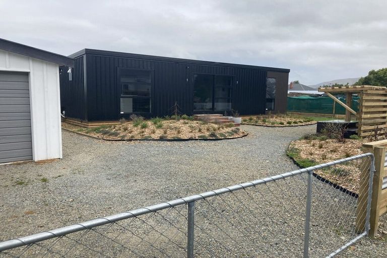 Photo of property in 43 Rhodes Street, Waimate, 7924