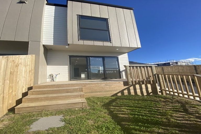 Photo of property in 1/39 Renata Crescent, Te Atatu Peninsula, Auckland, 0610