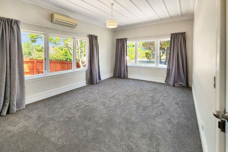 Photo of property in 1 Clyde Road, Bluff Hill, Napier, 4110