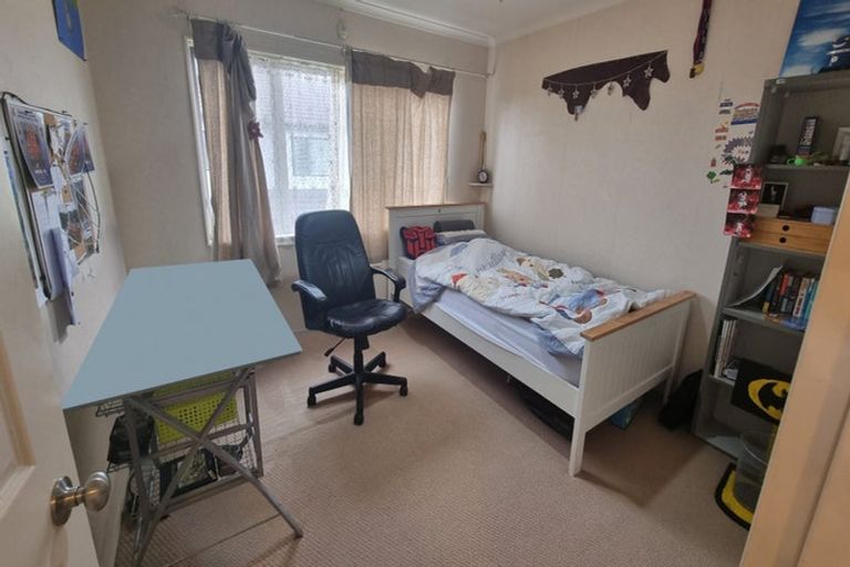 Photo of property in 4 Oswald Close, Flat Bush, Auckland, 2016