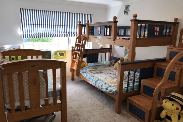 Photo of property in 1 Bangla Place, Massey, Auckland, 0614