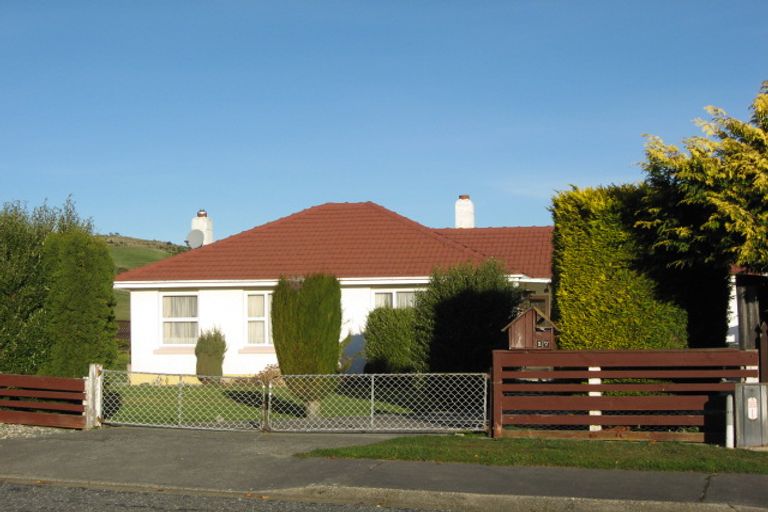 Photo of property in 17 Dale Crescent, East Gore, Gore, 9710