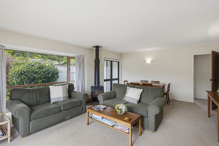 Photo of property in 15a Te Maku Grove, Waikanae, 5036