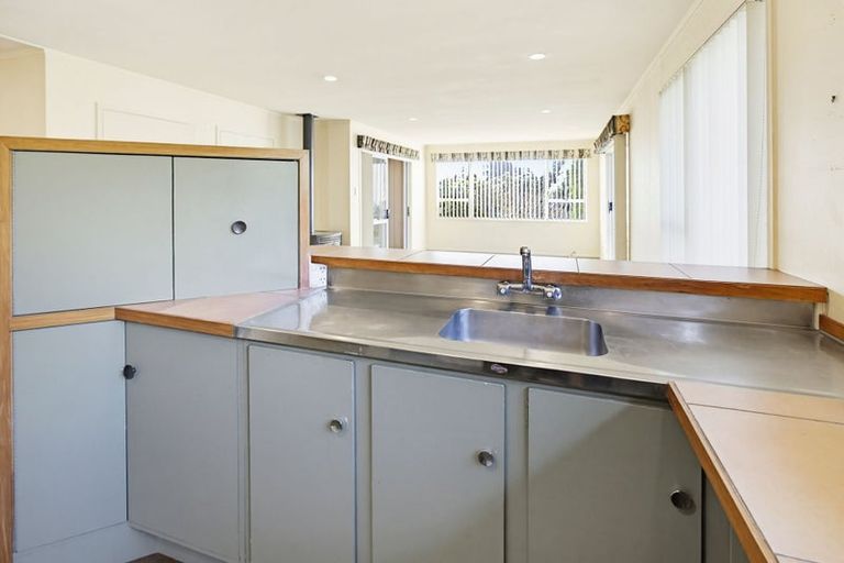 Photo of property in 5 Rewarewa Street, Owhata, Rotorua, 3010