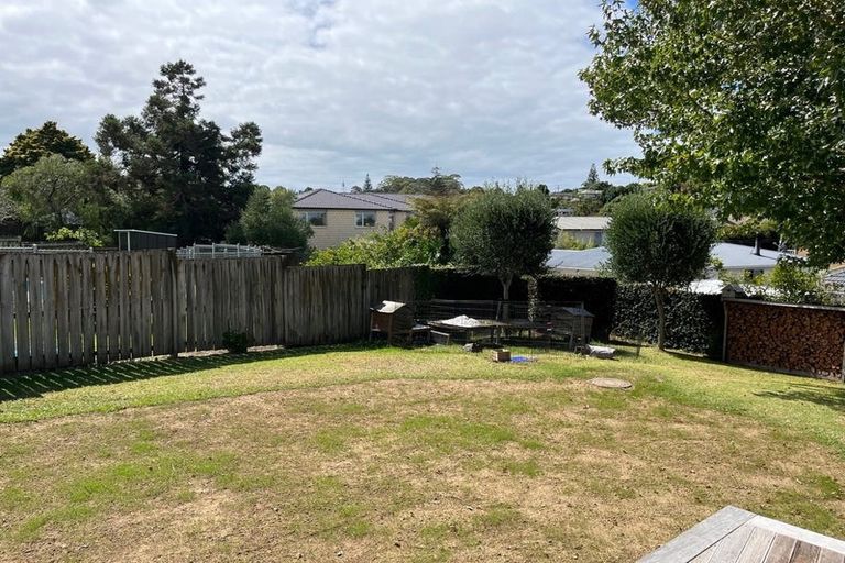 Photo of property in 7 Meadowvale Avenue, Forrest Hill, Auckland, 0620