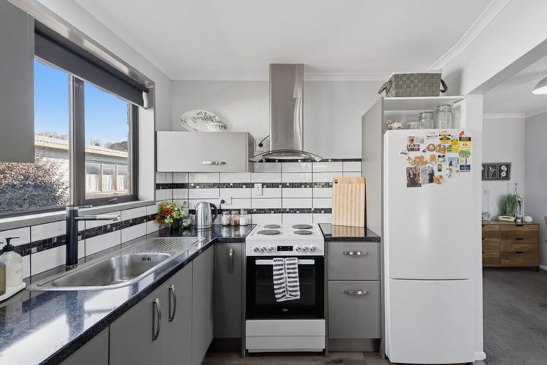 Photo of property in 1 Mary Street, Gore, 9710