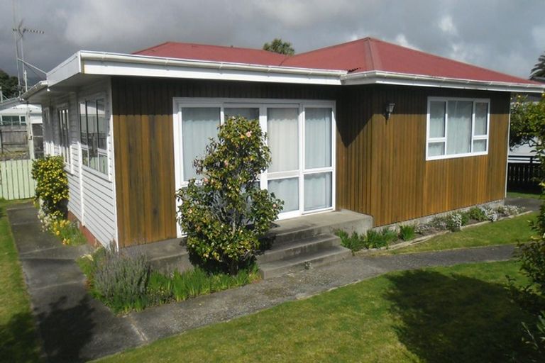 Photo of property in 67 Bluegum Road, Paraparaumu Beach, Paraparaumu, 5032