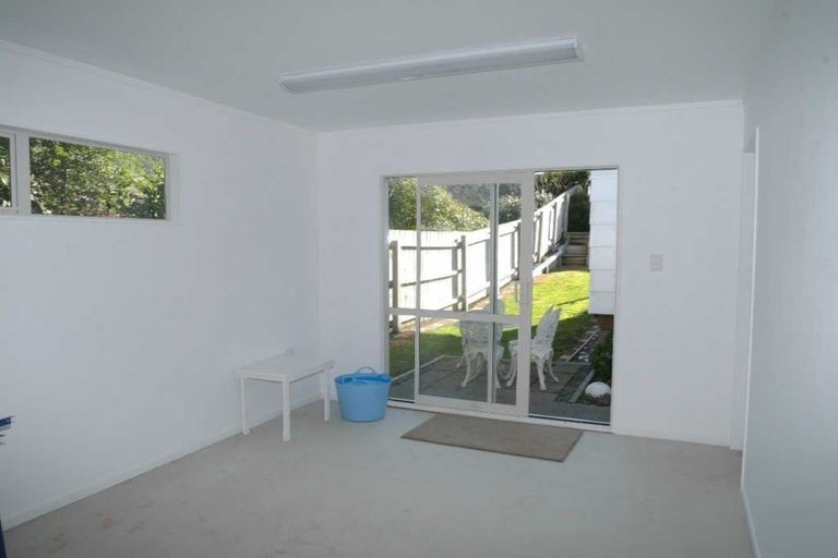 Photo of property in 79 Queens Road, Waikanae Beach, Waikanae, 5036