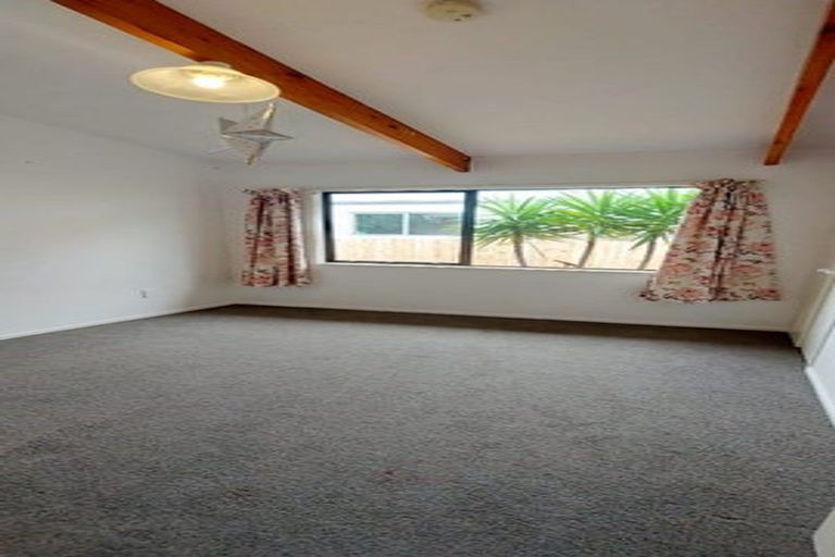 Photo of property in 1/166 Nile Road, Milford, Auckland, 0620