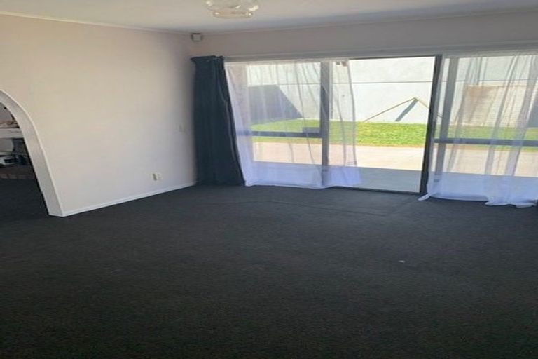 Photo of property in 209 Walter Strevens Drive, Conifer Grove, Takanini, 2112