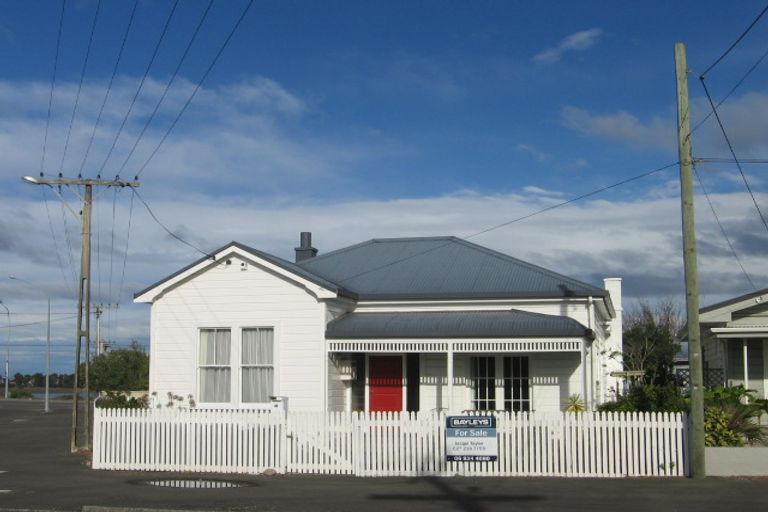 Photo of property in 62 Charles Street, Westshore, Napier, 4110