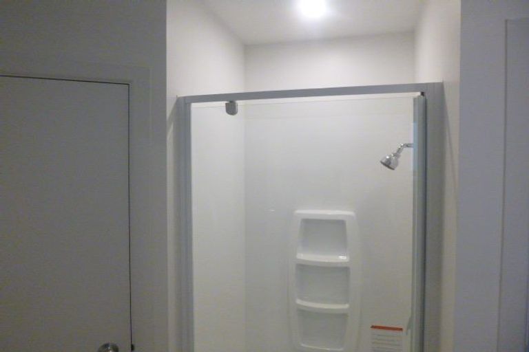 Photo of property in 2b Garden Road, Northland, Wellington, 6012