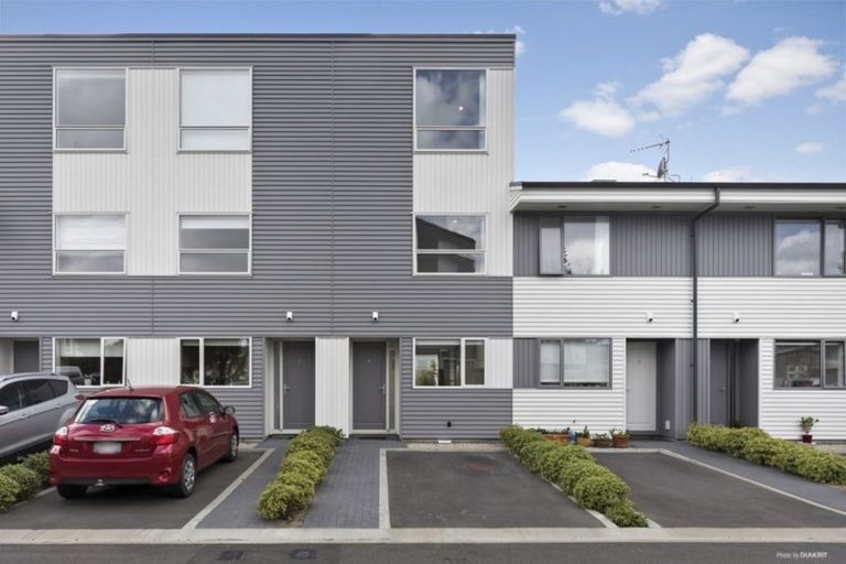 Photo of property in 6/2 Stone Street, Miramar, Wellington, 6022