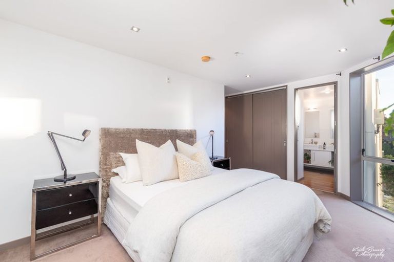 Photo of property in Alto Apartments, 3b/22 Telford Terrace, Oriental Bay, Wellington, 6011