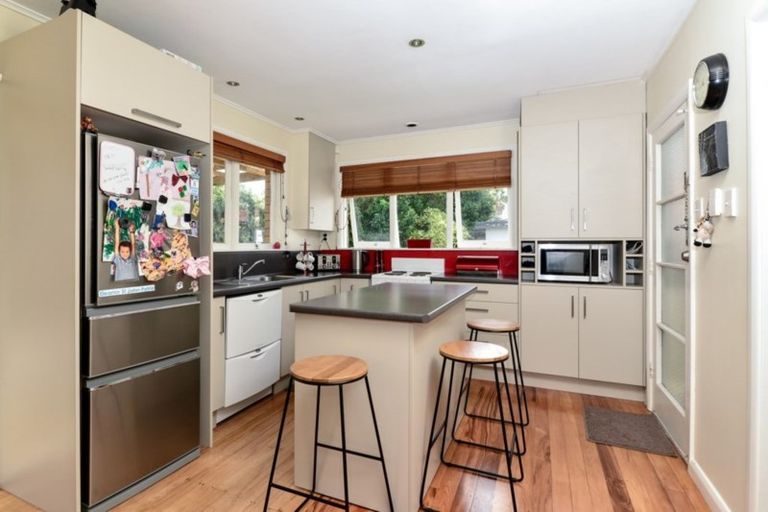 Photo of property in 14 Dover Road, St Andrews, Hamilton, 3200