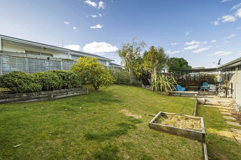 Photo of property in 11a Kinder Street, Acacia Bay, Taupo, 3330