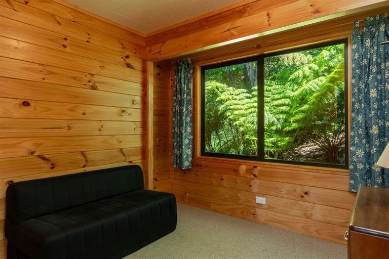Photo of property in 15 Amelia Crescent, Waikawa, Picton, 7220