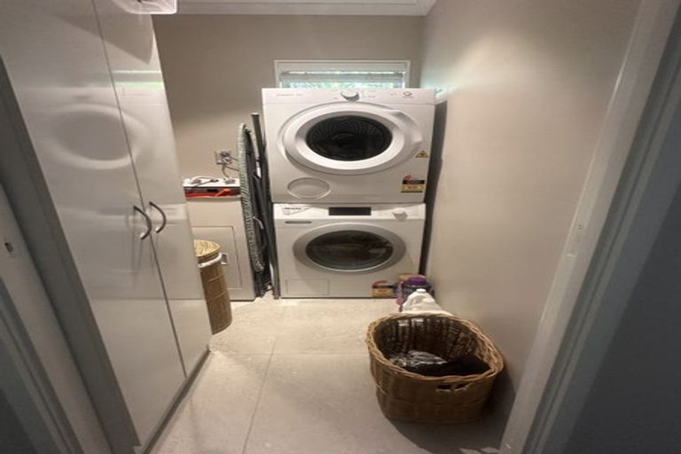 Photo of property in 10 Sapphire Place, Bayview, Auckland, 0629