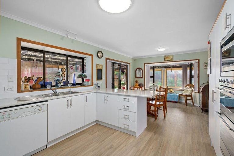 Photo of property in 251 Shakespeare Street, Leamington, Cambridge, 3432