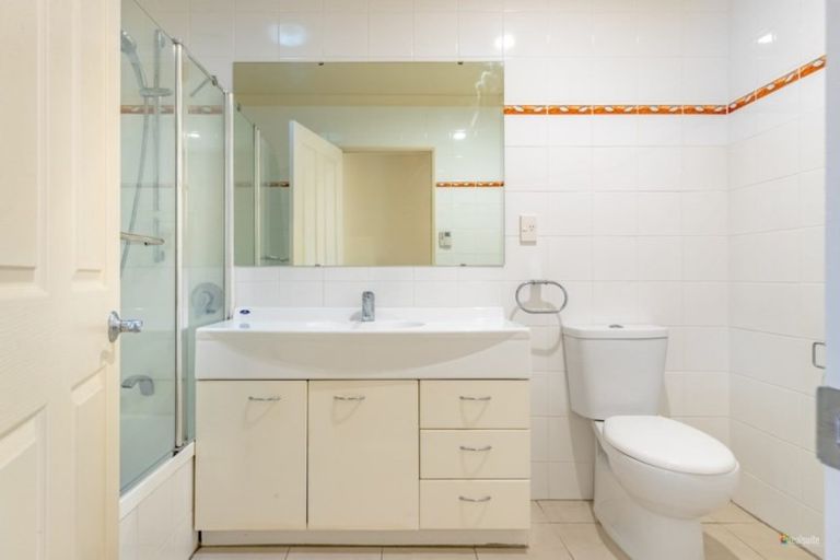 Photo of property in 70 Mount Marua Way, Timberlea, Upper Hutt, 5018