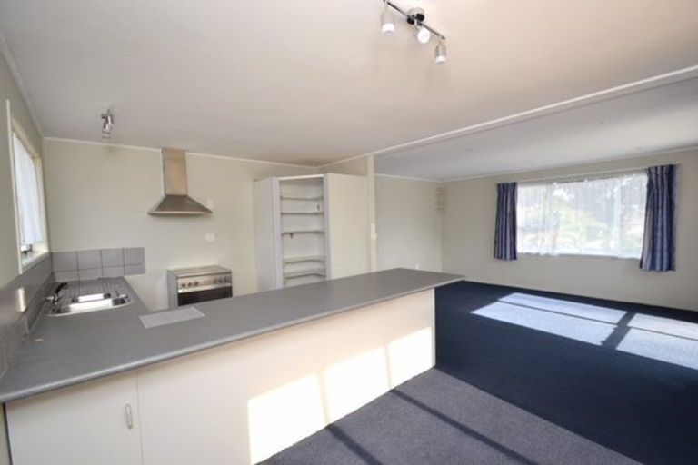 Photo of property in 17 Sabot Place, Massey, Auckland, 0614
