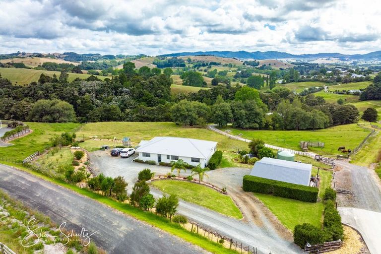 Photo of property in 20 Matai Drive, Maungaturoto, 0520