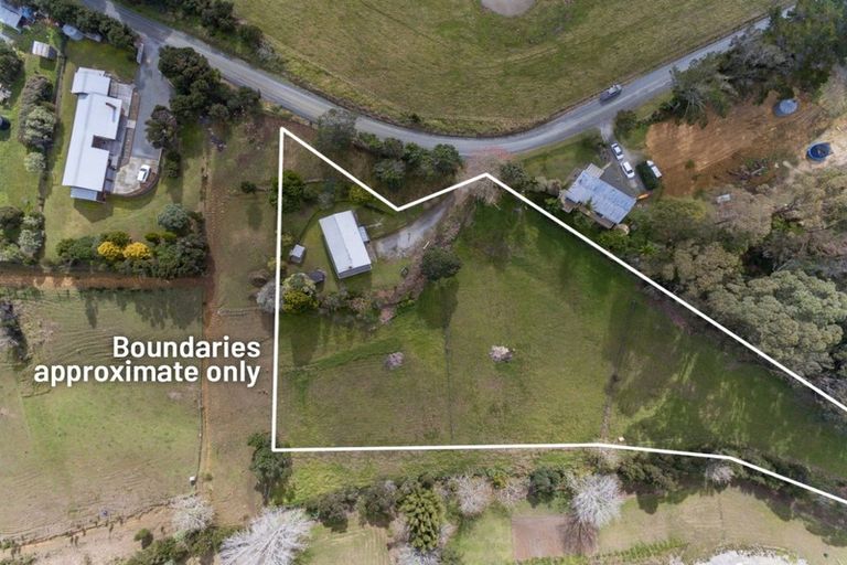 Photo of property in 15 Fosters Road, Mangonui, 0494