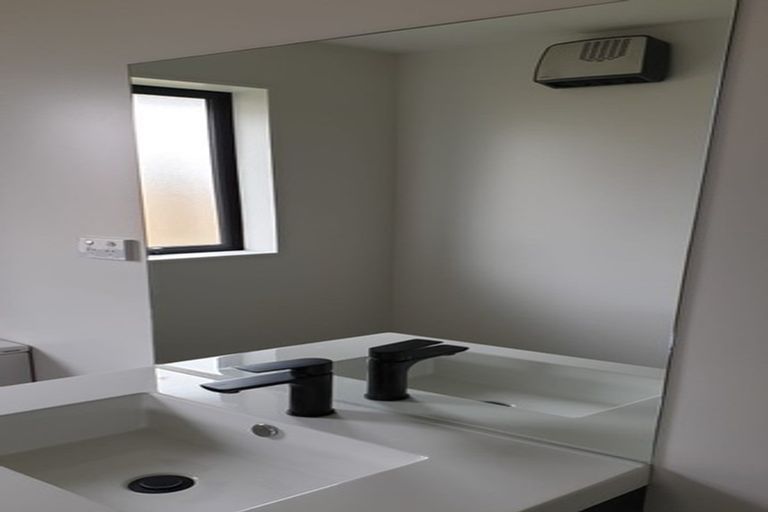 Photo of property in 66 Broadway Parade, Rolleston, 7615